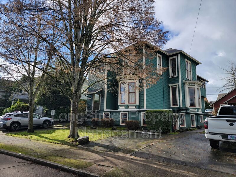 218 NW 21st St in Corvallis, OR - Building Photo