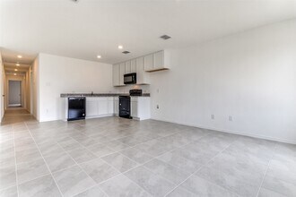 126 Sunflower St in Princeton, TX - Foto de edificio - Building Photo