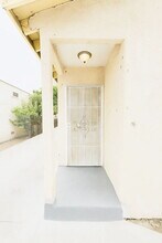 1325 W 58th St in Los Angeles, CA - Building Photo - Building Photo