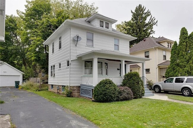 282 Roxborough Rd, Unit 1 in Rochester, NY - Foto de edificio - Building Photo