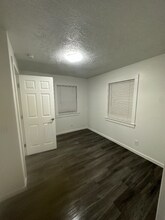 4975 Breanna Ln NE in Salem, OR - Foto de edificio - Building Photo