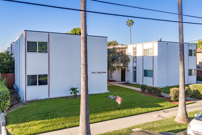 760 Earlham St in Pasadena, CA - Building Photo - Building Photo
