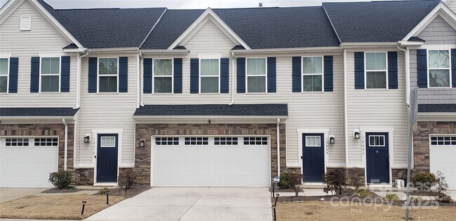 10408 Dalton Woods Ct NW in Huntersville, NC - Building Photo - Building Photo