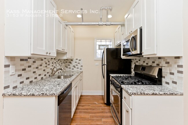 3153 W Augusta Blvd-Unit -3153-B in Chicago, IL - Building Photo - Building Photo