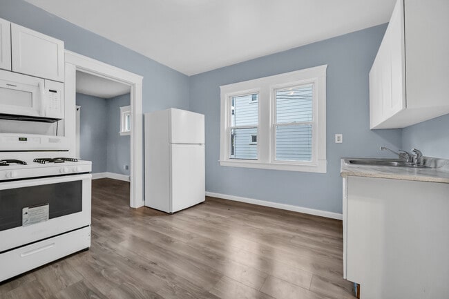 property at 2826 E 124th St