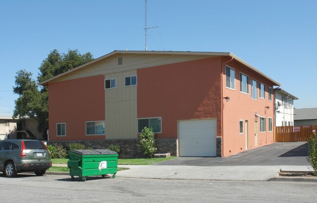 2146 Randolph Dr in San Jose, CA - Building Photo - Building Photo