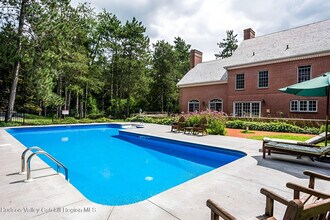 147 Rock City Rd in Chatham, NY - Building Photo - Building Photo