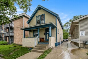 927 S Division St in Ann Arbor, MI - Building Photo