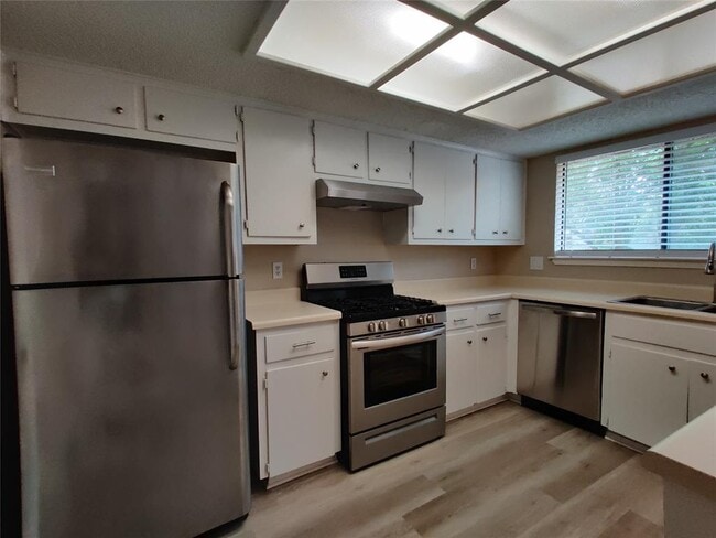 5103 Summerset Trail in Austin, TX - Building Photo - Building Photo