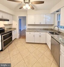 9513 Stevebrook Rd in Fairfax, VA - Building Photo - Building Photo