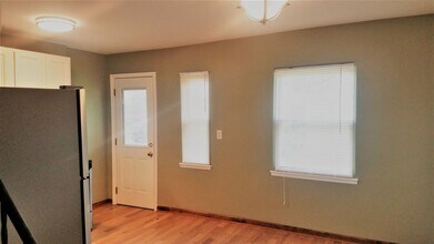 230 W Pacemont Rd in Columbus, OH - Building Photo - Building Photo