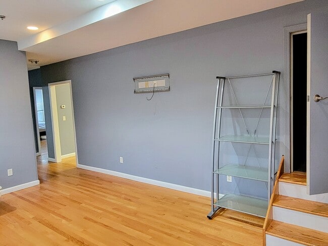 234 E Main St in Waterbury, CT - Building Photo - Building Photo