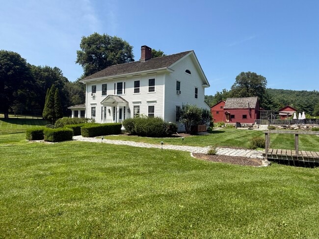 28 Dugway Rd in Salisbury, CT - Building Photo - Building Photo