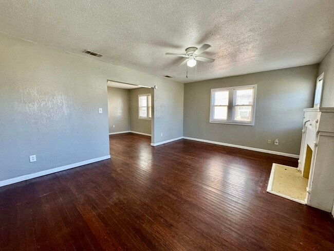 2421 22nd St in Lubbock, TX - Building Photo - Building Photo