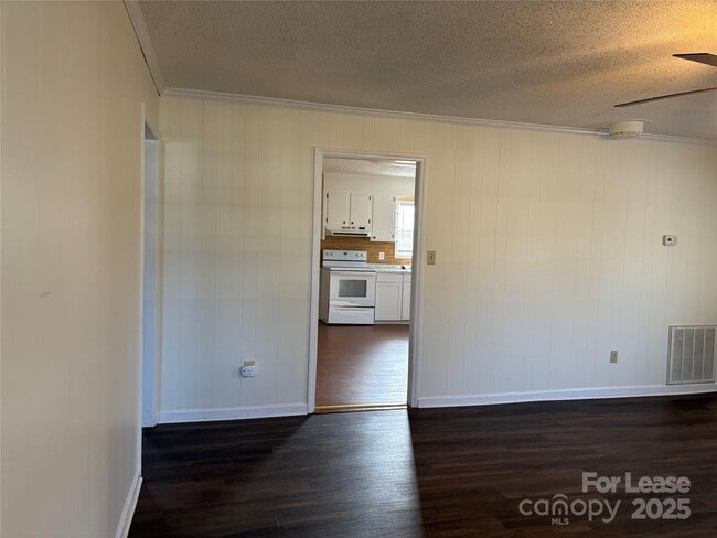 828 Spruce St in Mooresville, NC - Building Photo - Building Photo