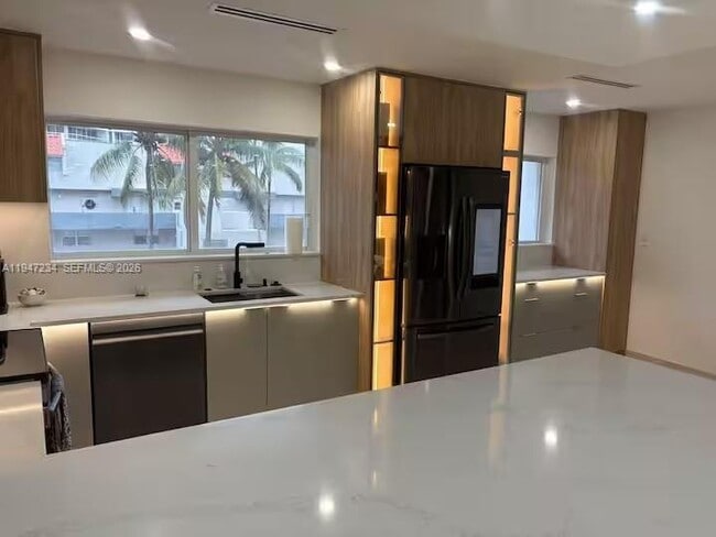 3822 NE 171 St in North Miami Beach, FL - Building Photo - Building Photo