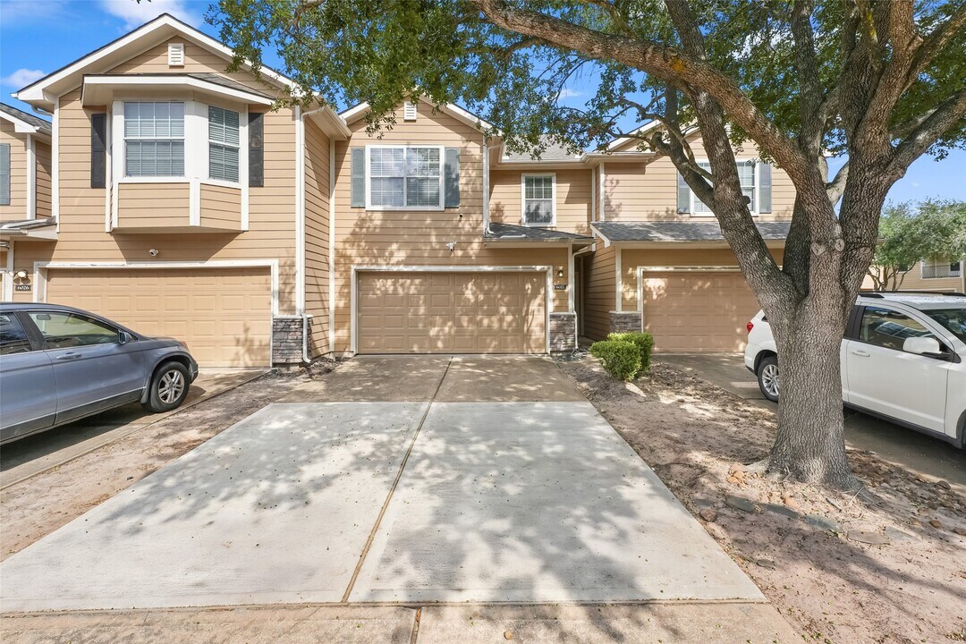 6022 Yorktown Meadow Ln in Houston, TX - Building Photo