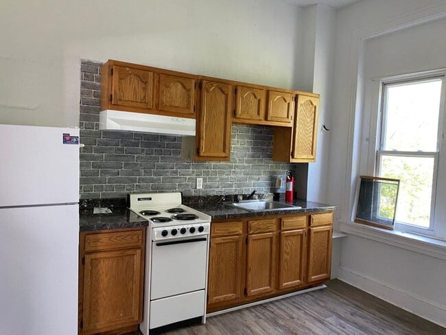 property at 231 S 4th St