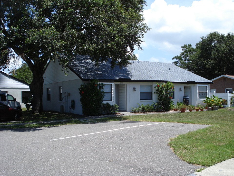 Parkwood Apartment Homes in Pinellas Park, FL - Building Photo