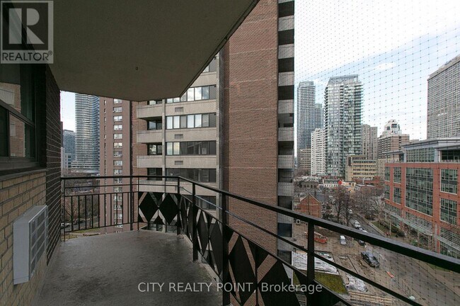 55 Isabella St in Toronto, ON - Building Photo - Building Photo