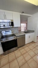 14155 SW 87th St-Unit -E-307 in Miami, FL - Building Photo - Building Photo
