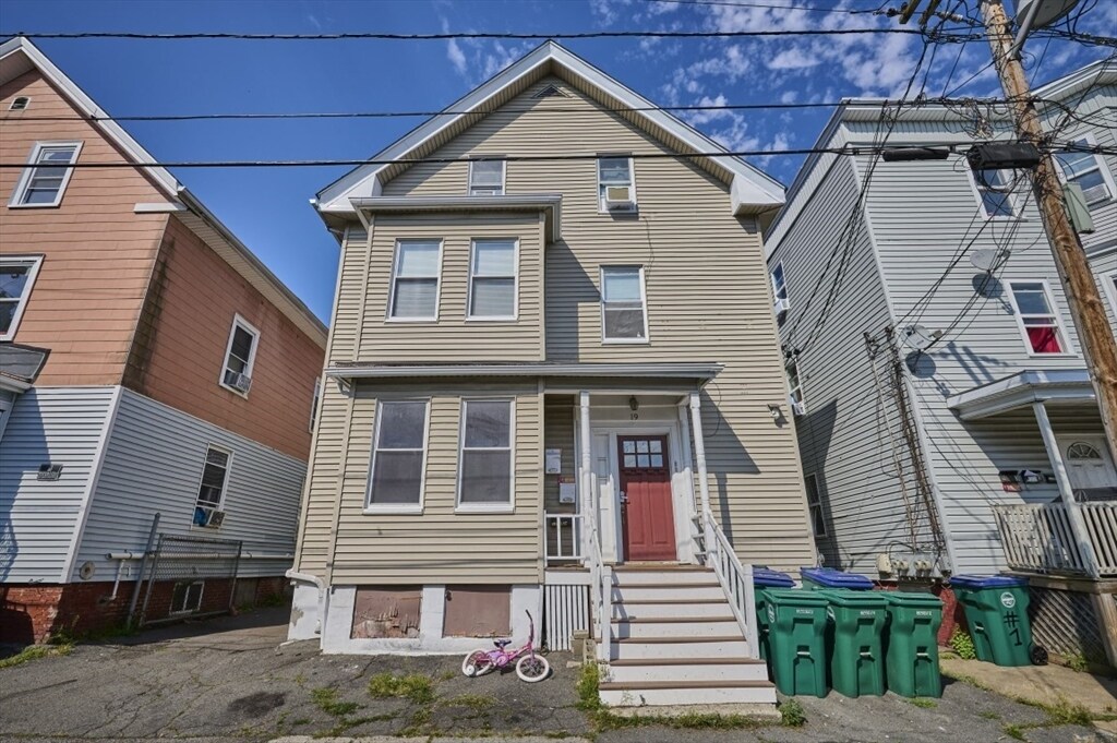 19 Whittier St in Lynn, MA - Building Photo