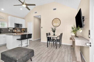 286 Westchase St in Montgomery, TX - Foto de edificio - Building Photo