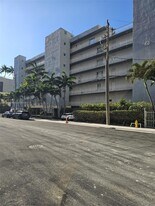 677 NE 24th St in Miami, FL - Building Photo