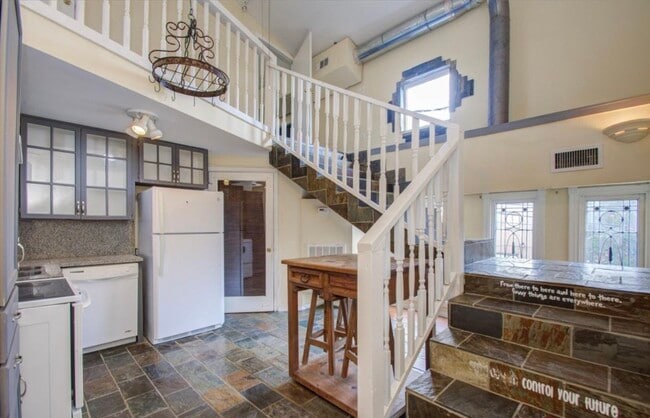 property at 5313 Palmetto St