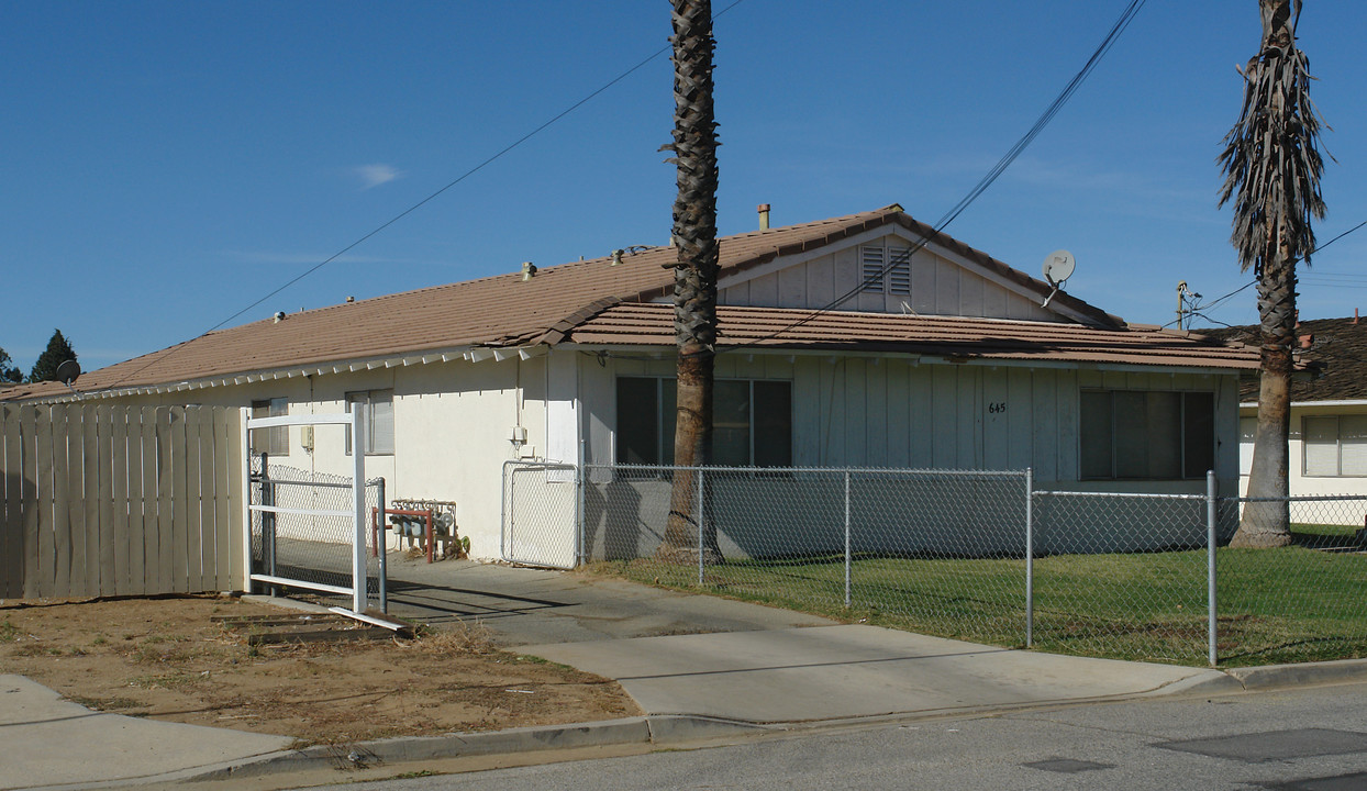 645 American Ave in Beaumont, CA - Building Photo