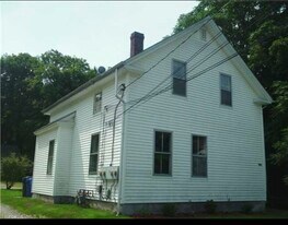 115 Reynolds St, Unit C in Killingly, CT - Building Photo