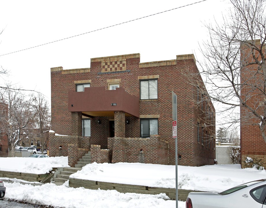 Crown Apartments in Denver, CO - Foto de edificio