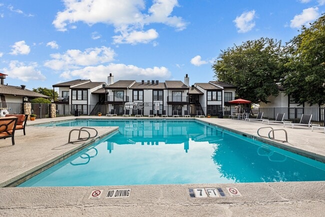 SUN HOLLOW in El Paso, TX - Building Photo - Building Photo