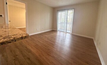 10200 Gandy Blvd N in St. Petersburg, FL - Building Photo - Building Photo