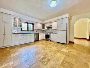 177R Faneuil St in Boston, MA - Building Photo - Building Photo