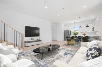 5647 Live Oak St in Dallas, TX - Building Photo - Building Photo