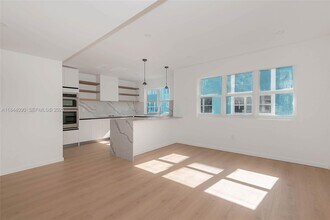 824 SE 12th Ct in Fort Lauderdale, FL - Foto de edificio - Building Photo