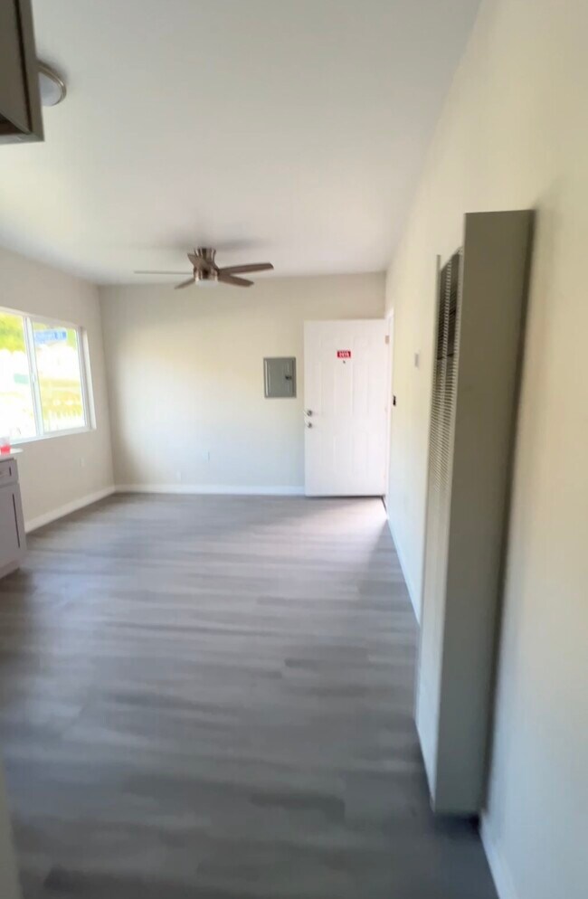2421 Endicott St in Los Angeles, CA - Building Photo - Building Photo