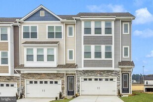 513 Abigail Ave in Waynesboro, PA - Building Photo