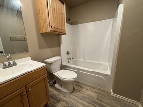 2212 E 10th St in Lubbock, TX - Building Photo - Building Photo