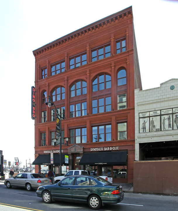 The Columbian in Newark, NJ - Foto de edificio