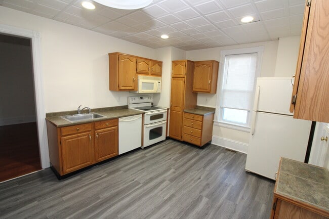 16 Main St, Unit 16LF in Flemington, NJ - Building Photo - Building Photo