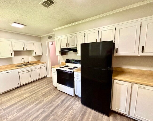 property at 2215 Sutton Dr
