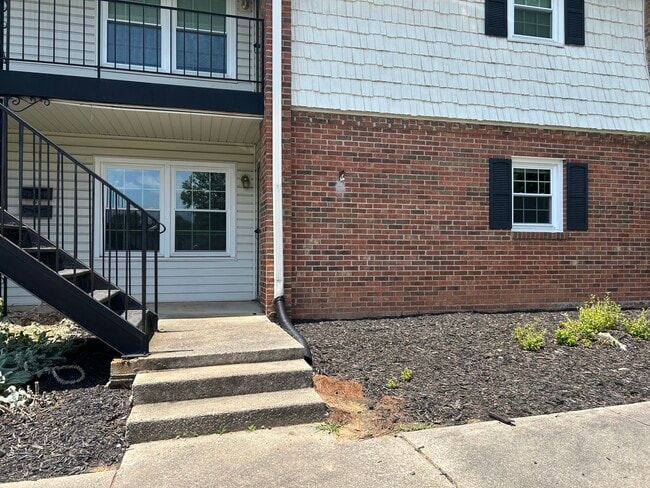 property at 208 Northpoint Ave Unit F