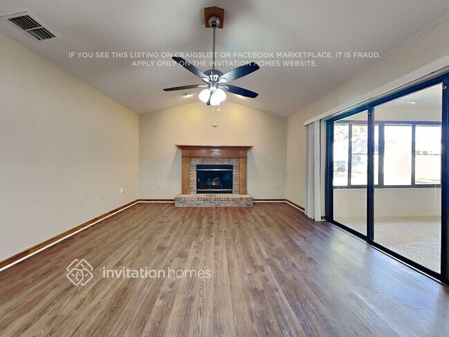 1060 Colony Arms Dr in Lakeland, FL - Foto de edificio - Building Photo