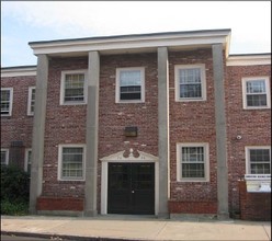 18 Woburn St in Reading, MA - Building Photo - Building Photo