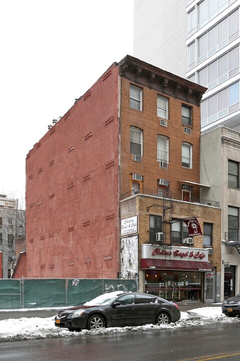 139 W 14th St in New York, NY - Building Photo