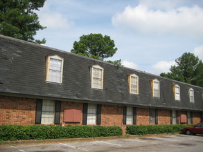 Cedar Creek Apartments in Memphis, TN - Building Photo - Building Photo