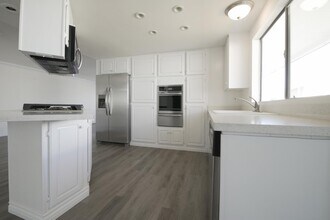 20701 Beach Blvd in Huntington Beach, CA - Building Photo - Building Photo