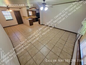 302 Woodlawn Dr in Lonoke, AR - Building Photo - Building Photo